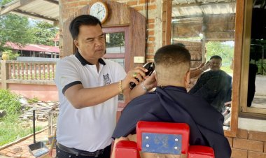 ตอบแทนสังคม!“ผู้ใหญ่หมี  แม่สอด”เนรมิตรลานป้อมพชร.หมู่บ้านตัดผมฟรี