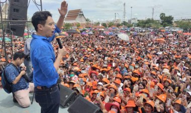 แฟนคลับต้อนรับแน่น!"พิธา"ยกทีม ส.ส.ก้าวไกล ขอบคุณคนสุพรรณบุรี