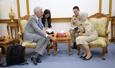 ทูตฯสวิสพบผู้ว่าฯปัตตานีหารือส่งเสริมท่องเที่ยว ส่งออกสินค้าท้องถิ่น-แก้ปัญหาไฟใต้