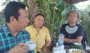 3 นักการเมืองท้องถิ่นแม่สอดร่วมเสวนาประสาพรรคพวก..."รักษาจุดร่วม สงวนจุดต่าง"