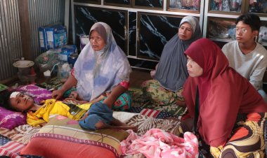 แม่เลี้ยงเดี่ยวเมืองนาธิวาสวอนผู้ใหญ่ใจบุญ ช่วยเหลือลูกวัย 14 ป่วยติดเตียง