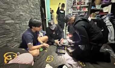 บก.ปคบ.บุกจับหนุ่มลักลอบขายอาวุธปืนทางเฟซบุ๊กยึดของกลางเพียบ