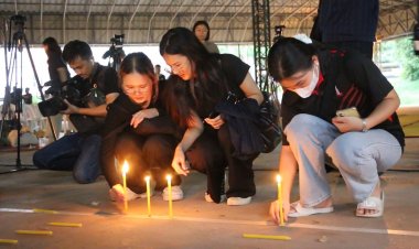 กลุ่มราษฎรขอนแก่นจุดเทียนแปรอักษร ‘RIP’ หลังผิดหวังผลโหวตนายกฯ