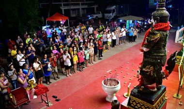 สายบุญ-คอหวยทั่วสารทิศแห่กราบไหว้ขอพร"ท้าวเวสสุวรรณ"วัดดังเมืองปราจีนบุรี