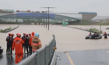 เกาหลีใต้อ่วม!ฝนตกหนักติดต่อกันหลายวันท่วมฉับพลัน-ดินถล่มดับแล้ว 26 ศพ เร่งกู้รถยนต์จมน้ำในอุโมงค์