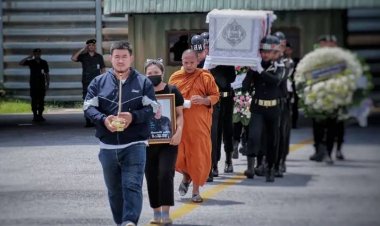 มทภ.4 รดน้ำศพสดุดีทหารกล้า พลีชีพบึ้มบันนังสตา- ส่งศพกลับภูมิลำเนาเชียงใหม่ อย่างสมเกียรติ