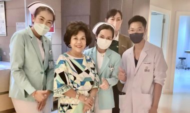 หลังโหวตเห็นชอบ"พิธา"!"ส.ว.ประภาศรี"ไปไหนมาไหนก็สบายใจ มีแต่คนเข้ามาทักทาย