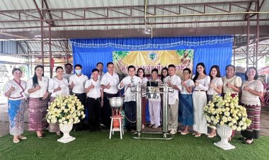 “นายกต้อน”จัดพิธีสืบสานพระพุทธศาสนา หล่อเทียนพรรษา เทศบาลตำบลอุ้มผาง