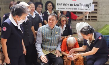 "ผู้ว่าฯชลบุรี -นายกเหล่ากาชาด”ช่วยเหลือผู้ด้อยโอกาสอำเภอสัตหีบเฉลิมพระเกียรติในหลวง