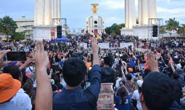 ก้าวไกล vs อนุรักษ์นิยม ใครชนะ ...???