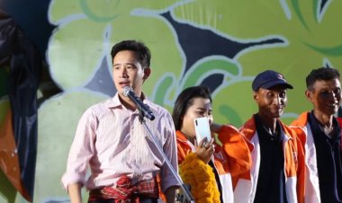 คนอีสานยก"พิธา"  อันดับ 1  นักการเมืองแห่งปี แม้จะพลาดเก้าอี้นายกฯ และถูกศาลสั่งหยุดปฎิบัติหน้าที่