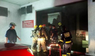 ผู้ป่วยญาติระทึก!ไฟไหม้ รพ.พระมงกุฎฯ เจ้าหน้าที่เคลื่อนย้ายผู้ป่วยอลหม่าน