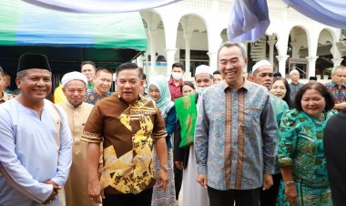 พ่อเมืองนราธิวาสลงพื้นเยี่ยมผู้นำศาสนาอิสลาม และพี่น้องประชาชนรอบมัสยิดในโครงการนราธิวาสร่วมใจ สู่ใต้สันติสุข