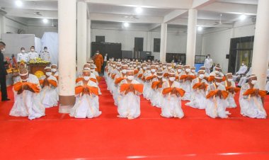 ชาวนราธิวาสอุปสมบทหมู่ 167 รูป เฉลิมพระเกียรติสมเด็จพระพันปีหลวงเพื่อจรรโลงพระพุทธศาสนา