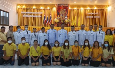 ผู้นำท้องถิ่นอุ้มผางร่วมทำบุญตักบาตรถวายพระราชกุศล เพื่อเฉลิมพระเกียรติพระบาทสมเด็จพระเจ้าอยู่หัว ฯ