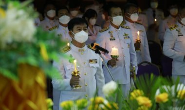 นายอำเภอแม่สอด นำข้าราชการ และประชาชนทุกหมู่เหล่า จุดเทียนถวายพระพรชัยมงคลแด่พระบาทสมเด็จพระเจ้าอยู่หัว