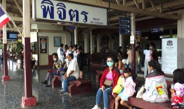 พิจิตรตั๋วรถไฟขึ้น-ล่องเต็มทุกขบวนประชาชนใช้บริการเดินทางกลับภูมิลำเนาท่องเที่ยว