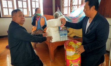 “นุ้ยส์ เมืองฉอด-จ.ป.ส. สท.มอไซค์”สท.นครแม่สอด ลุยช่วยเหลือผู้สูงวัย ผู้ป่วยติดเตียง