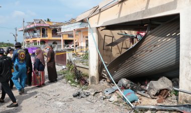 เหยื่อรอดชีวิต!โกดังเก็บประทัดระเบิดดังสนั่นหวั่นไหวลูกแล้วลูกเล่าหนีตายโกลาหลเหมือนเกิดสงครามกลางเมือง