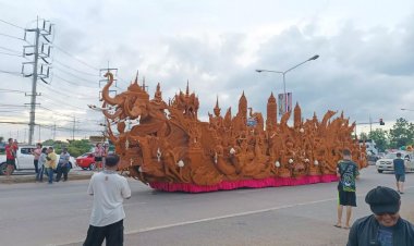 แห่เทียนพรรษาโชคชัยคึกคัก 5 คุ้มวัดดัง พาเหรดอวดความงามของต้นเทียนสุดตระการตา