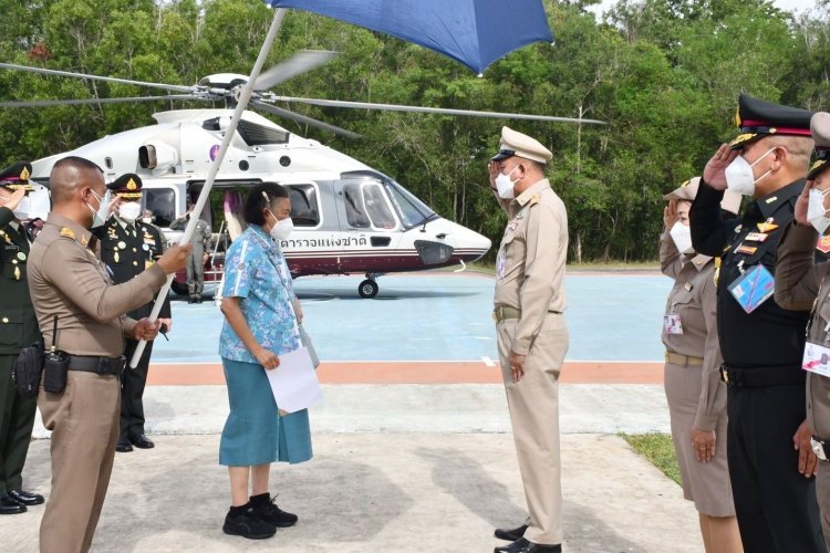 กรมสมเด็จพระเทพ ฯ ทรงนำนักเรียนนายร้อย รร.จปร. ทัศนศึกษา ณ จังหวัดชลบุรี