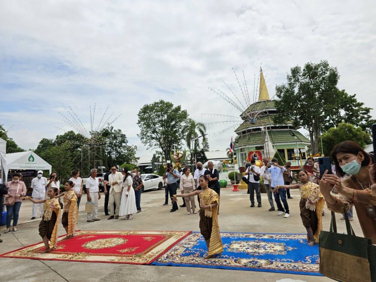 คณะศิษยานุศิษย์จัดงานพิธีอายุวรรณะมงคลแด่พระครูมงคลธรรม( หลวงปู่ใหญ่)   เกจิดังปราจีนบุรี