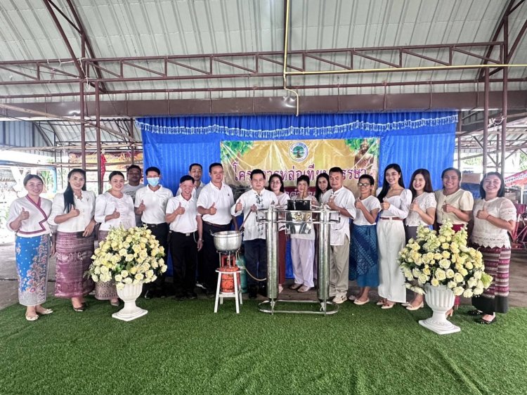 “นายกต้อน”จัดพิธีสืบสานพระพุทธศาสนา หล่อเทียนพรรษา เทศบาลตำบลอุ้มผาง