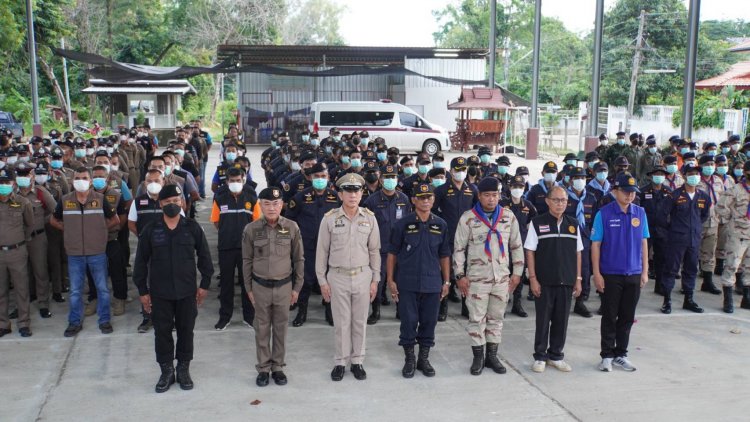 สนธิกำลัง 400 นายจู่โจมตรวจค้นเรือนจำศรีสะเกษสกัดค้าขายยาเสพติดในคุก