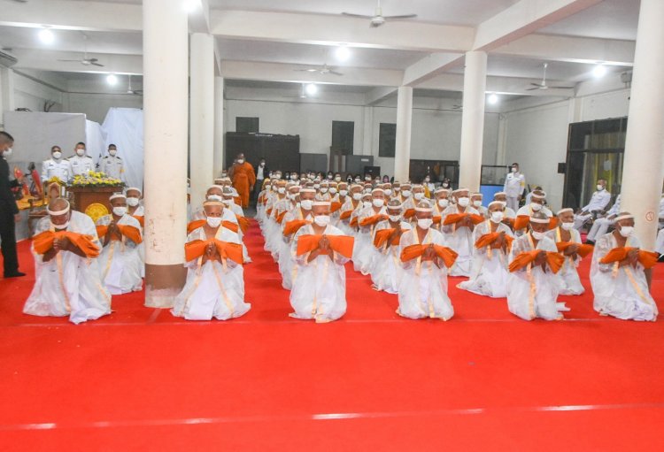 ชาวนราธิวาสอุปสมบทหมู่ 167 รูป เฉลิมพระเกียรติสมเด็จพระพันปีหลวงเพื่อจรรโลงพระพุทธศาสนา