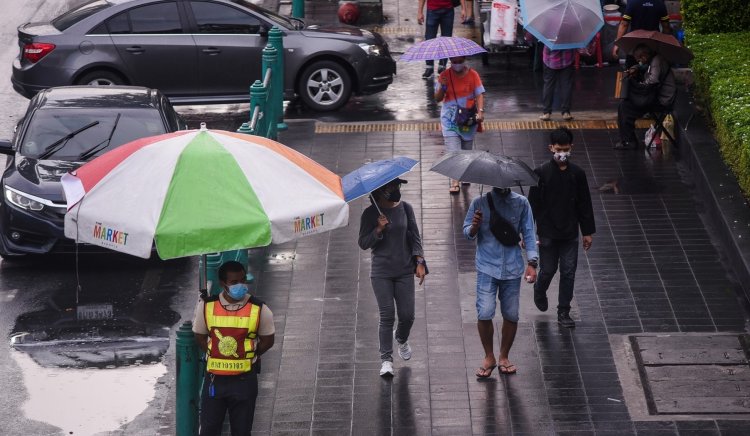 กรมอุตุฯเตือน"กทม.- อีสาน-ใต้"รับมือฝนฟ้าคะนอง 60% ฝนตกหนักบางพื้นที่