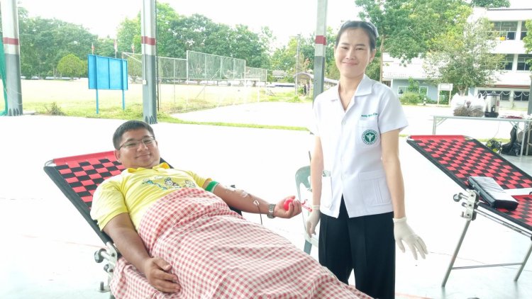 พสกนิกรสบเมยทุกหมู่เหล่าร่วมบริจาคโลหิตเฉลิมพระเกียรติในหลวง ร.10