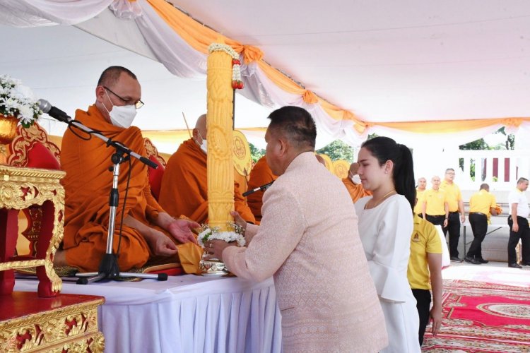 "ธวัชชัย"ผู้ว่าฯชลบุรี ประธานเปิดงานสืบสานงานประเพณีแห่เทียนพรรษา ประจำปี 2566