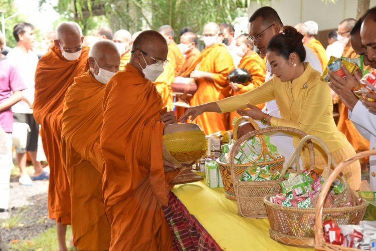 พสกนิกรโพธิ์ศรีสุวรรณพร้อมใจร่วมกิจกรรมเฉลิมพระเกียรติพระบาทสมเด็จพระเจ้าอยู่หัว