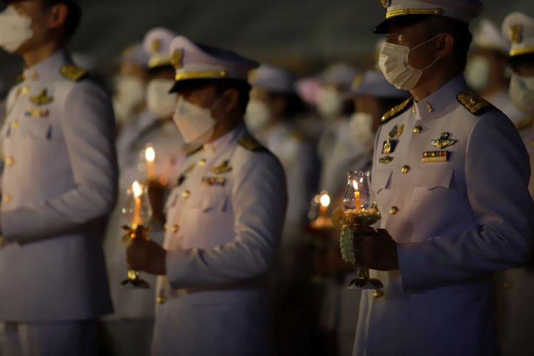 ผู้ว่าฯชลบุรีนำจุดเทียนถวายพระพรชัยมงคลพระบาทสมเด็จพระวชิรเกล้าเจ้าอยู่หัว