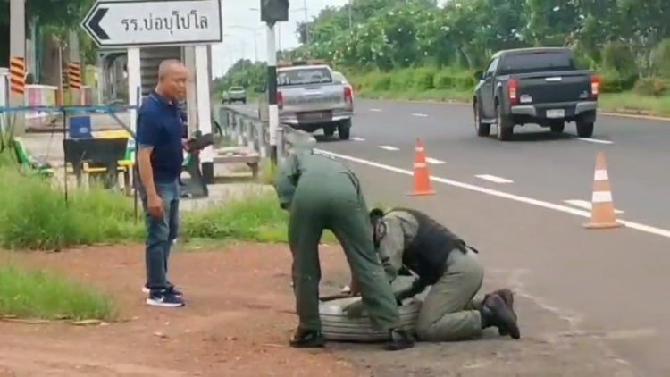 กู้ระทึก!ระเบิด M.67 ถูกถอดสลักซุกใว้ใกล้อู่ซ่อมรถข้างถนนโรงเรียนบ่อยุโปโล