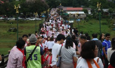 เศรษฐกิจเมืองกาญจน์เงินสะพัดพันล.นักท่องเที่ยวทะลักเที่ยวกว่า 3.6 แสนคนช่วงหยุดยาว