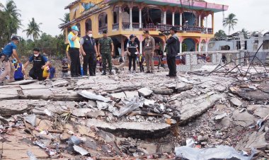 ผบ.ฉก.นราธิวาส นำกำลังพลระดมเครื่องจักรกลเร่งฟื้นฟู-ช่วยเหลือเหยื่อโกดังระเบิดตลาดมูโนะครอบคลุมทุกมิติ