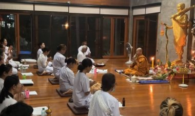 สั่งสมบารมีธรรม!"พ่อเลี้ยง หล้า"เปิดบ้านให้คณะชาวพุทธทำวัดเย็น 7 วันถวายพุทธบูชา