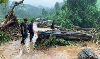 สบเมยอ่วม!ฝนตกหนักดินโคลนถล่มน้ำป่าซัดบ้านพังยับ 12 หลังดับ1 อพยพนับร้อย