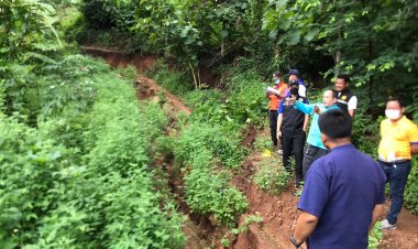 กรมทรัพยากรธรณี -ปภ.ตาก ลงพื้นที่ตรวจสอบ หลุม ที่บ้านพะละ ยุบตัวเพิ่มขึ้น