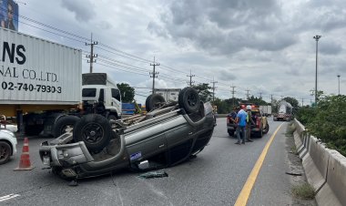 หนุ่มซิ่งโตโยต้าแวนลักลอบขนต่างด้าวหนีด่านตำรวจพลิกคว่ำถูกรวบทันควัน