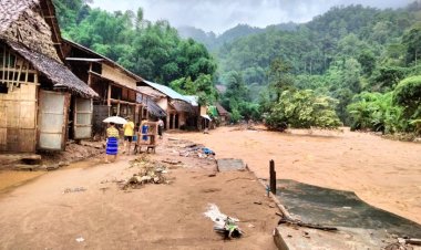 นายอำเภอสบเมยเร่งสำรวจความเสียหาย-ช่วยเหลือเหยื่อดินโคลนถล่ม