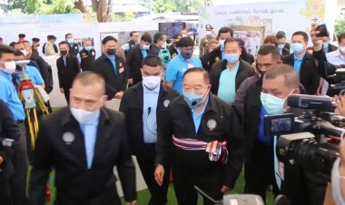 นักวิชาการ มข.ระบุ เพื่อไทยตกหลุมพรางทางการเมือง ผลักมิตรคบศัตรู ผลประโยขน์ตก "ลุงป้อม" โดยไม่ต้องทำอะไร