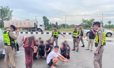 หนีไม่รอด!ตำรวจชัยนาทสกัดจับกุมคนขับรถขนต่างด้าวซุกกระบะ 10 ราย