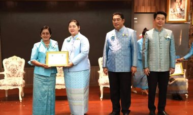 นายกเมืองพัทยามอบเกียรติบัตรเชิดชูเกียรติ "คุณแม่คนดี..ศรีแผ่นดิน" ประจำปี 2566