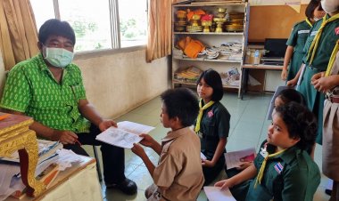 หดหู่!วันแม่ปีนี้เด็กนักเรียนเกินครึ่งเคว้งไม่มีแม่กราบเท้า-บ้านแตก ต้องอาศัยอยู่กับปู่-ย่า-ตา-ยาย