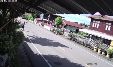 หนุ่มเสพยาบ้าคลั่ง!แม่ตายได้มรดกเป็นล้านผลาญหมดเกลี้ยง อาละวาดขู่ทำร้ายชาวบ้าน-จะฆ่าน้าชาย