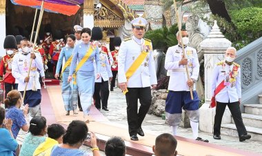 ในหลวง-พระราชินี เสด็จฯ ไปในการพระราชพิธีเฉลิมพระชนมพรรษาสมเด็จฯ พระบรมราชชนนีพันปีหลวง