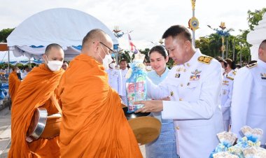 พสกนิกรชาวชลบุรี ร่วมใจสวดมนต์ ทำบุญตักบาตรถวายพระราชกุศล พระบรมราชชนนีพันปีหลวง