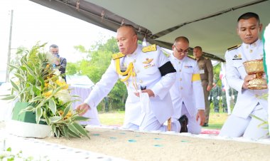 อัญเชิญดินพระราชทานฝ้งศพ"พลทหารรีฟวัน เจะแล"ทหารกล้าเสียชีวิตเหตุไฟใต้